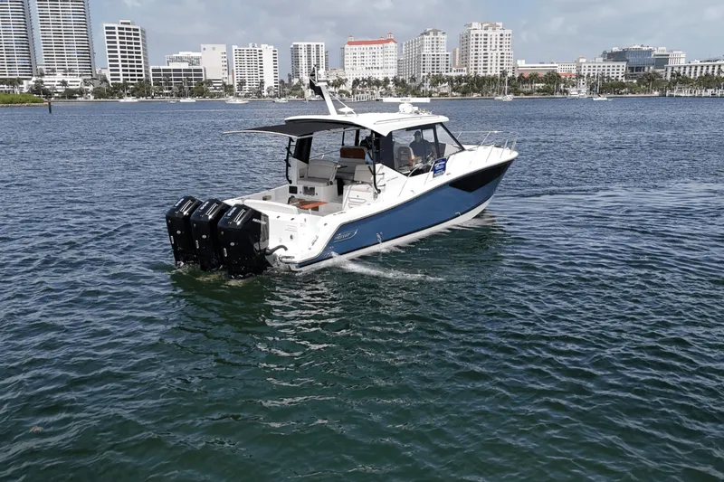 Slide: The Image of Boston Whaler 405 Conquest 2025 - 2