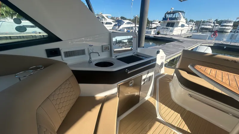 Slide: The Image of Sea Ray Sundancer 320 Outboard 2026 - 14