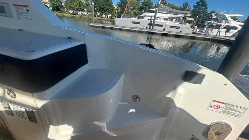 Slide: The Image of Sea Ray Sundancer 320 Outboard 2026 - 12