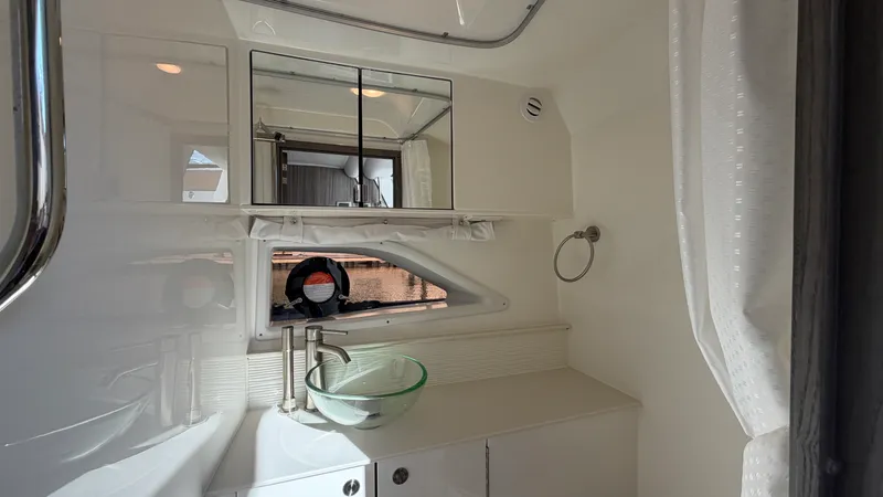Slide: The Image of Sea Ray Sundancer 320 Outboard 2026 - 72