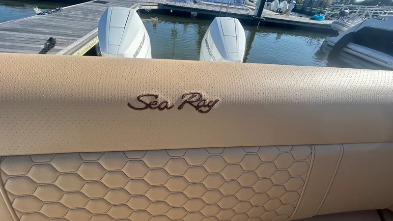 Slide: The Image of Sea Ray Sundancer 320 Outboard 2026 - 75