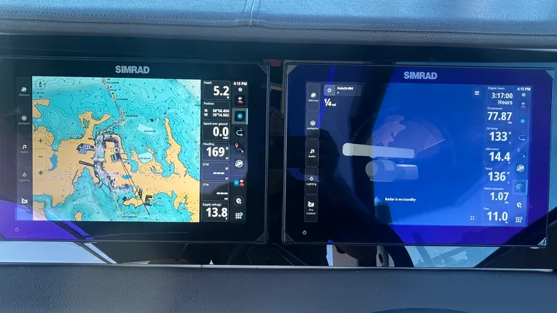 Slide: The Image of Sea Ray Sundancer 320 Outboard 2026 - 31