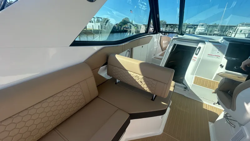 Slide: The Image of Sea Ray Sundancer 320 Outboard 2026 - 24