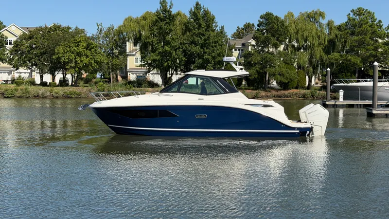 Slide: The Image of Sea Ray Sundancer 320 Outboard 2026 - 4