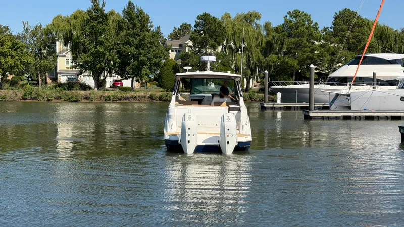 Slide: The Image of Sea Ray Sundancer 320 Outboard 2026 - 6