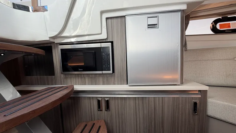 Slide: The Image of Sea Ray Sundancer 320 Outboard 2026 - 57