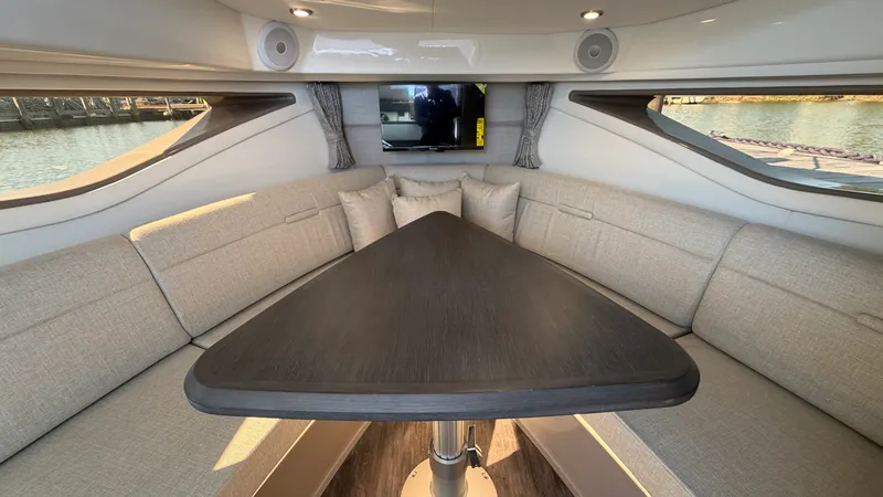 Slide: The Image of Sea Ray Sundancer 320 Outboard 2026 - 55