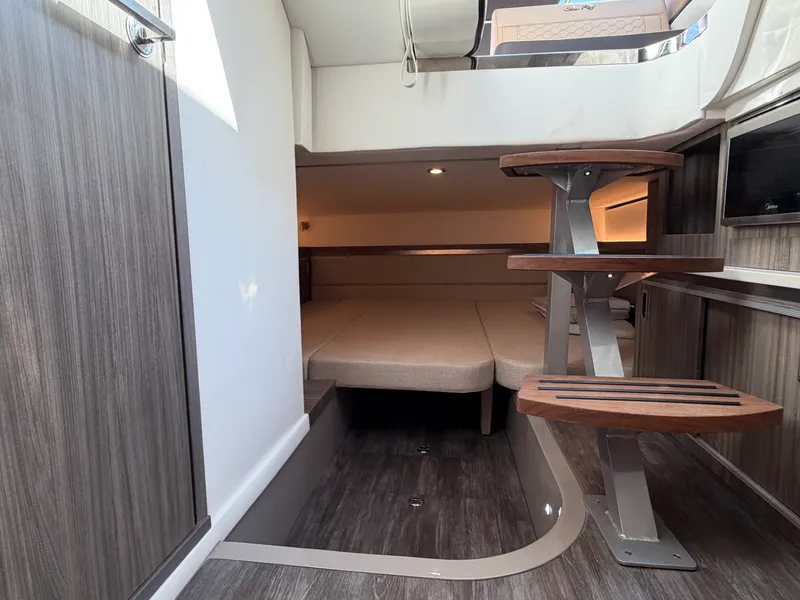 Slide: The Image of Sea Ray Sundancer 320 Outboard 2026 - 63