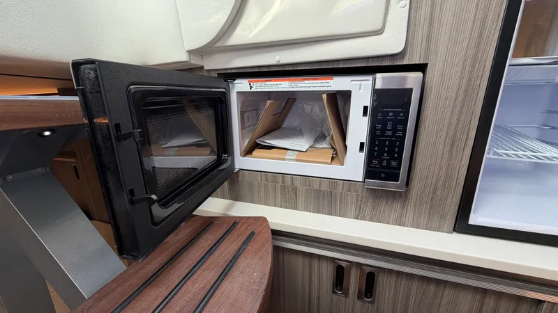 Slide: The Image of Sea Ray Sundancer 320 Outboard 2026 - 58