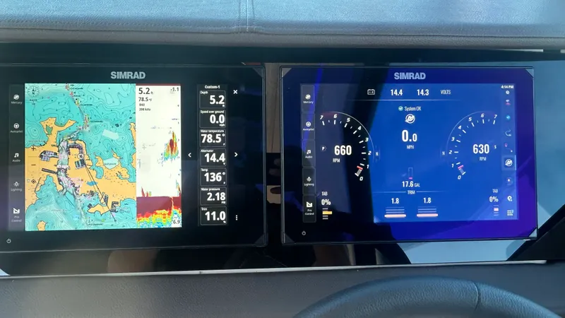 Slide: The Image of Sea Ray Sundancer 320 Outboard 2026 - 30
