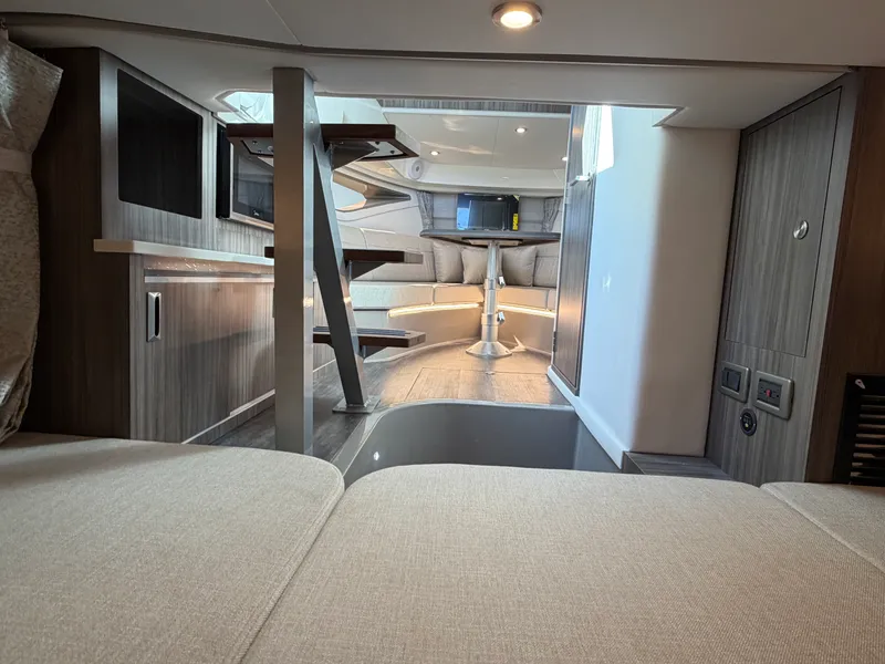 Slide: The Image of Sea Ray Sundancer 320 Outboard 2026 - 68