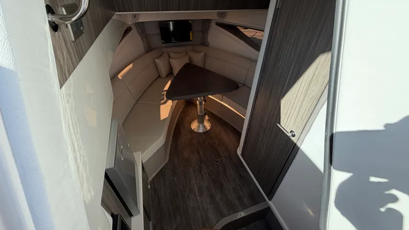 Slide: The Image of Sea Ray Sundancer 320 Outboard 2026 - 54