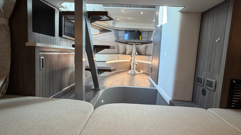 Slide: The Image of Sea Ray Sundancer 320 Outboard 2026 - 67