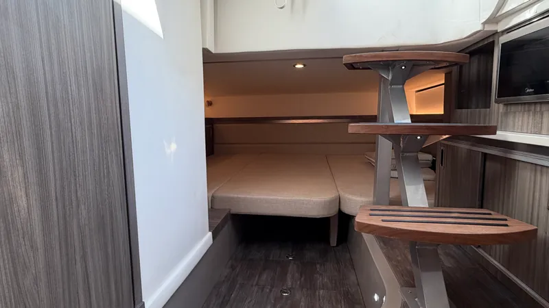 Slide: The Image of Sea Ray Sundancer 320 Outboard 2026 - 63