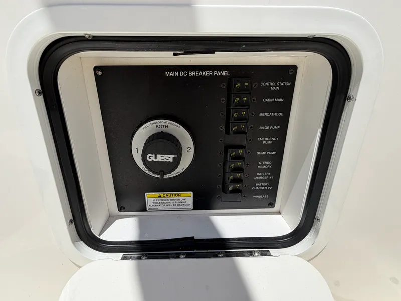 Slide: The Image of Sea Ray 240 SUNDANCER 2011 - 11