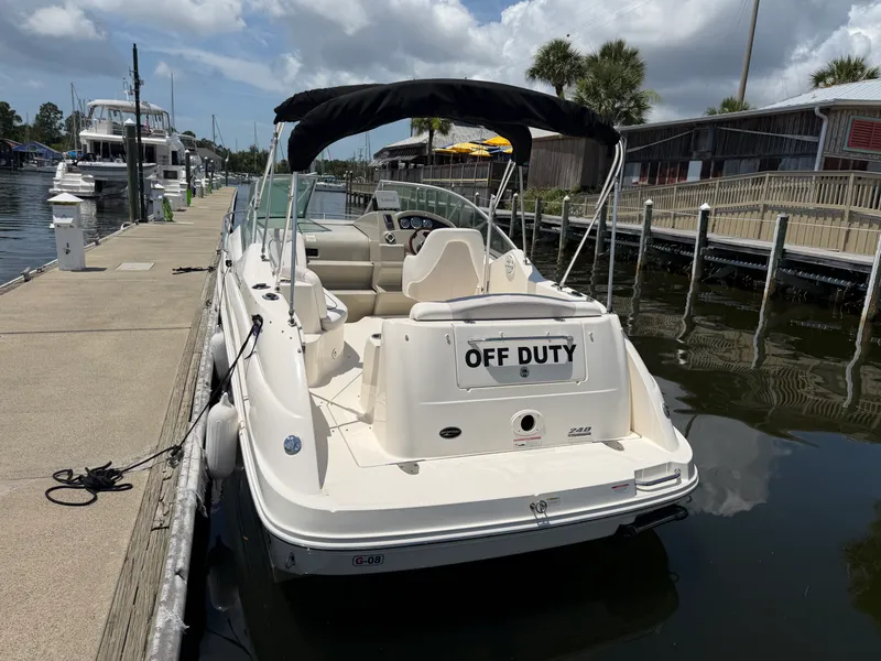 Slide: The Image of Sea Ray 240 SUNDANCER 2011 - 3