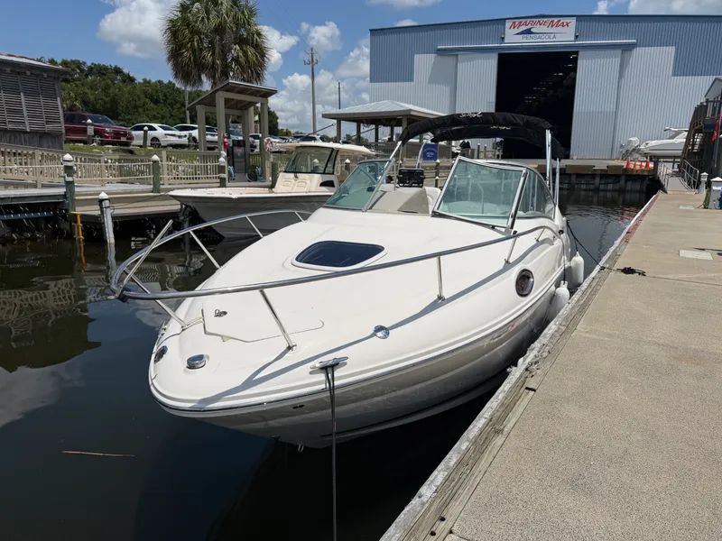 Slide: The Image of Sea Ray 240 SUNDANCER 2011 - 5