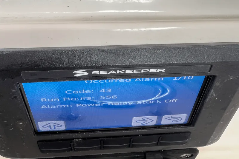 Slide: The Image of Sea Ray L550 FLY 2018 - 12