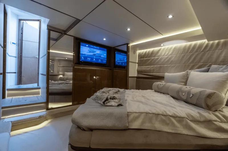 Slide: The Image of Sea Ray L550 FLY 2018 - 22