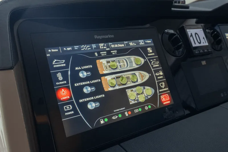 Slide: The Image of Sea Ray L550 FLY 2018 - 26