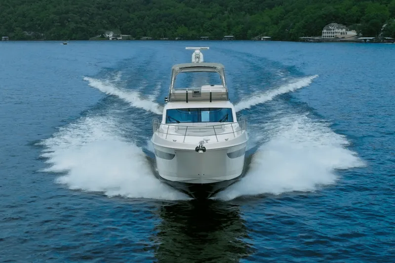 Slide: The Image of Sea Ray L550 FLY 2018 - 3