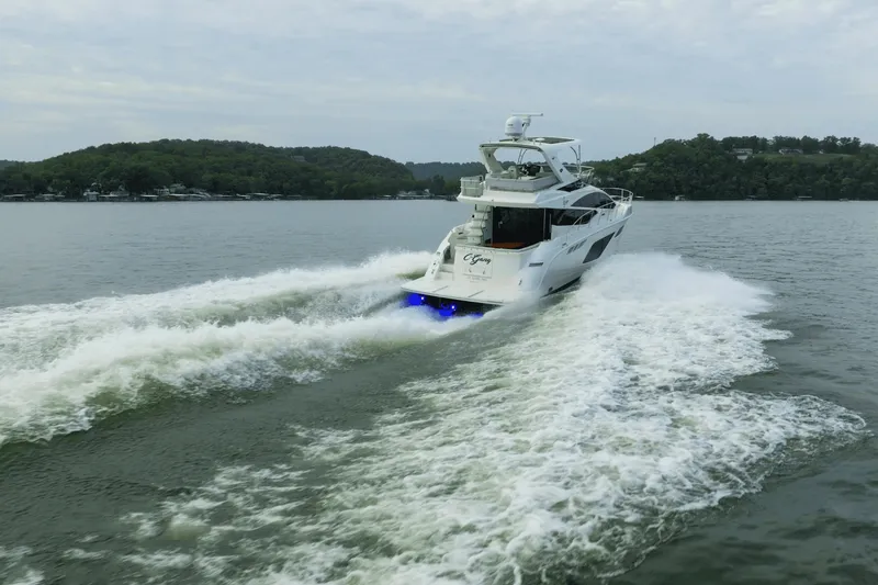 Slide: The Image of Sea Ray L550 FLY 2018 - 7