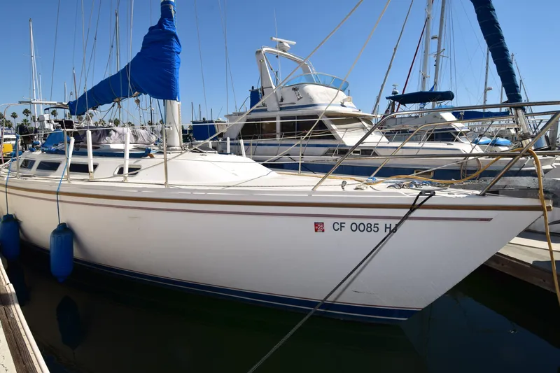 Slide: The Image of Catalina 36 1985 - 27