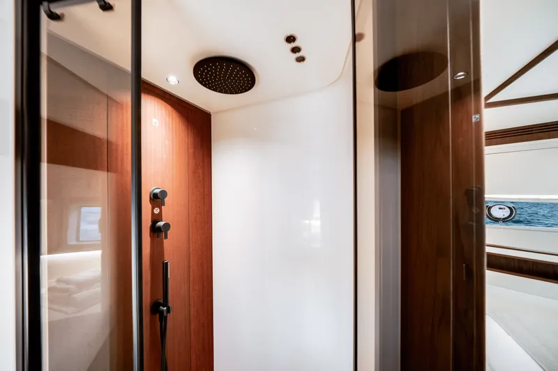 Slide: The Image of Azimut Fly 72 2026 - 23