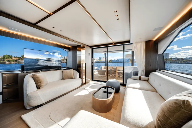 Slide: The Image of Azimut Fly 72 2026 - 47