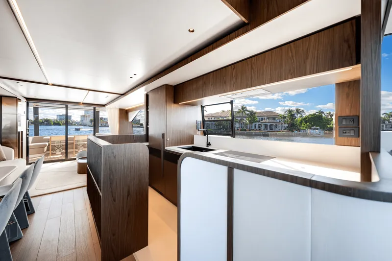 Slide: The Image of Azimut Fly 72 2026 - 50