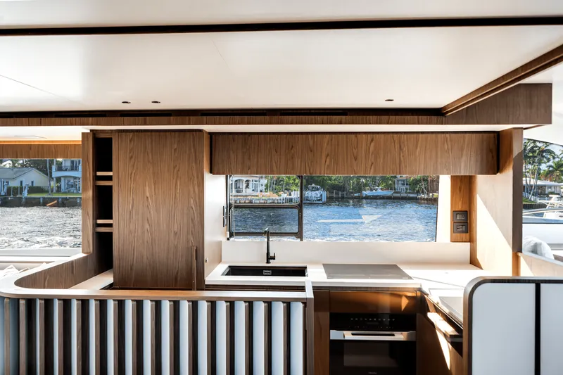 Slide: The Image of Azimut Fly 72 2026 - 52