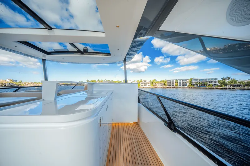 Slide: The Image of Azimut Fly 72 2026 - 76