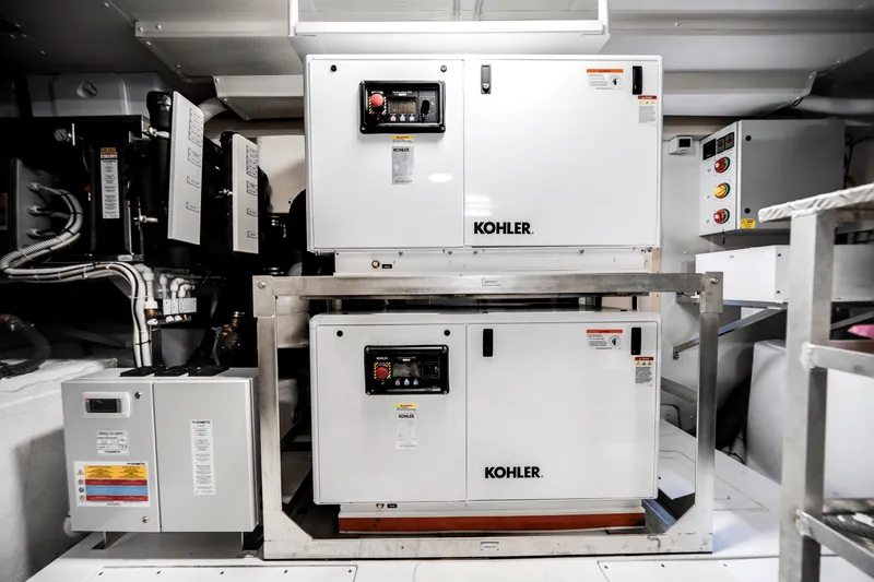 Slide: The Image of Azimut Fly 72 2026 - 87