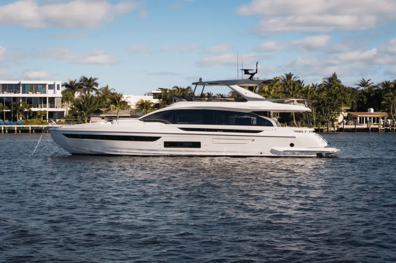 The Image of Azimut Fly 72 2026 - 0