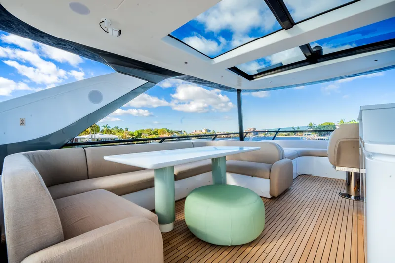 Slide: The Image of Azimut Fly 72 2026 - 75