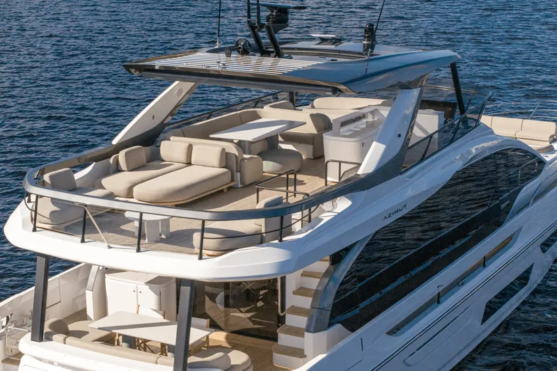 Slide: The Image of Azimut Fly 72 2026 - 3