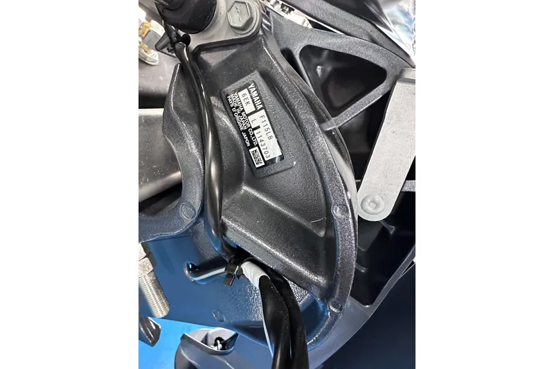 Slide: The Image of Close-up of a Yamaha engine component on a 2026 Sylvan Mirage 8522 LZ boat. - 30