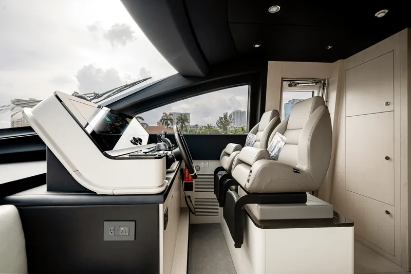 Slide: The Image of Azimut Fly 78 2026 - 65