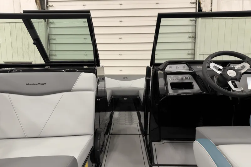 Slide: The Image of Mastercraft NXT21 2025 - 32