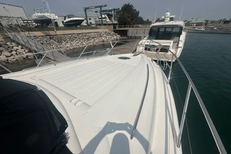 Slide: The Image of Viking 52 FLYBRIDGE 1998 - 10