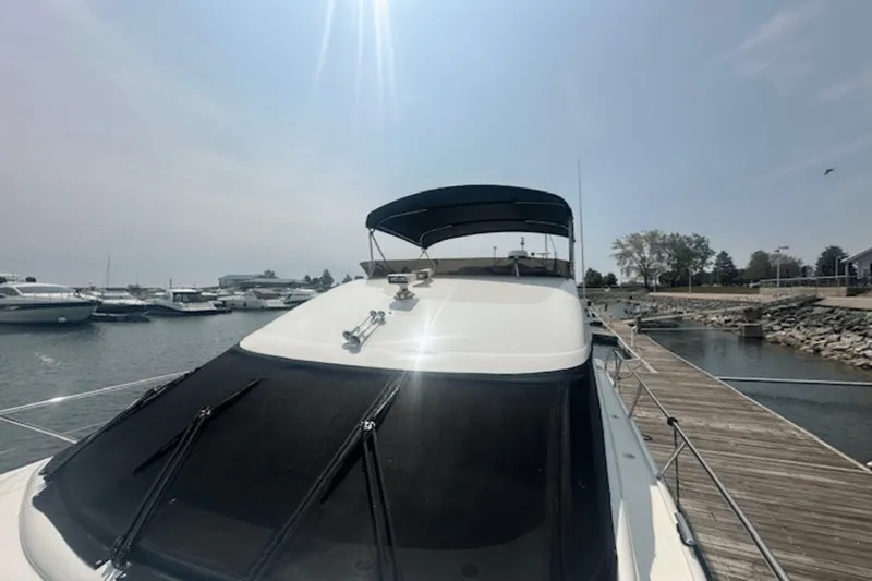 Slide: The Image of Viking 52 FLYBRIDGE 1998 - 11