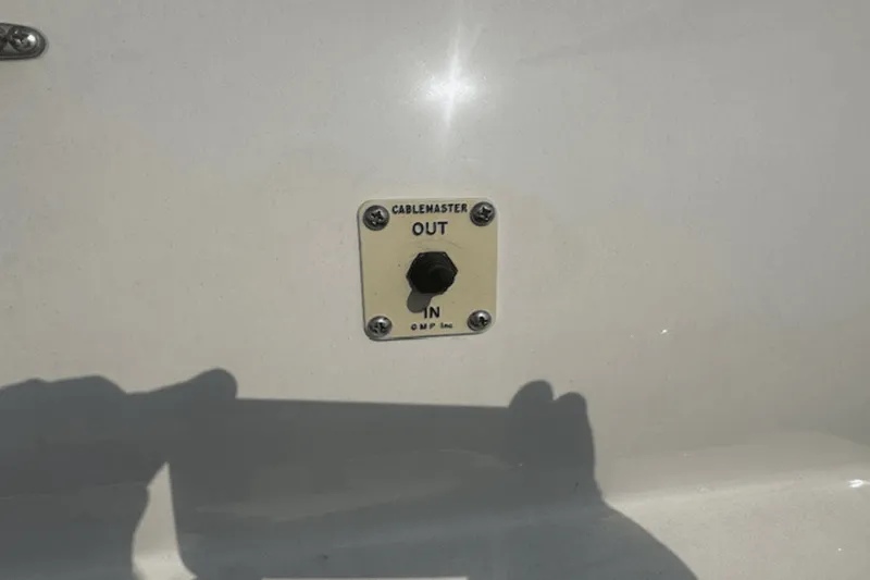 Slide: The Image of Viking 52 FLYBRIDGE 1998 - 14