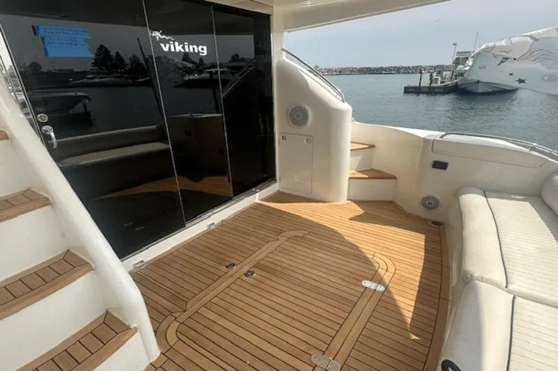 Slide: The Image of Viking 52 FLYBRIDGE 1998 - 20