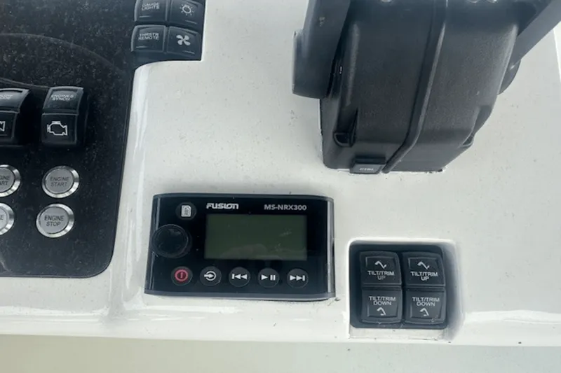 Slide: The Image of Viking 52 FLYBRIDGE 1998 - 27