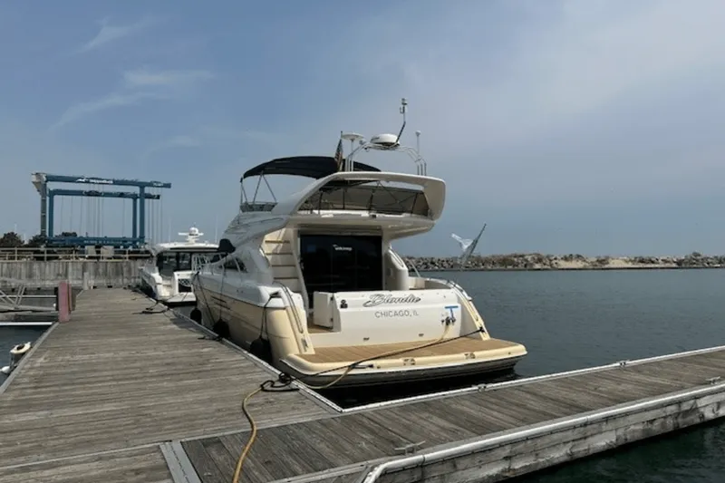 Slide: The Image of Viking 52 FLYBRIDGE 1998 - 5