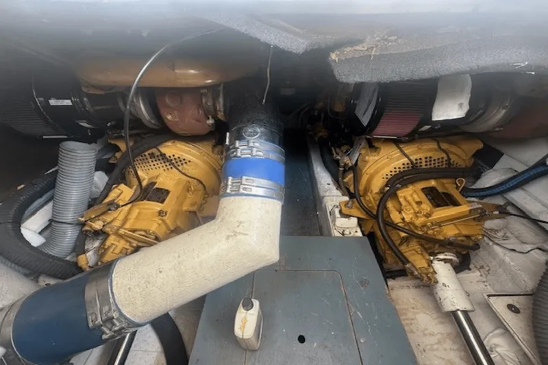 Slide: The Image of Viking 52 FLYBRIDGE 1998 - 57