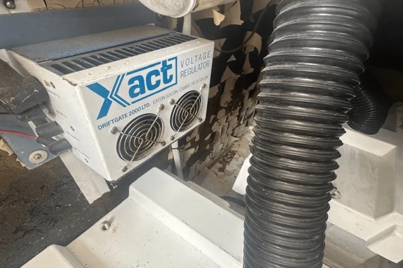 Slide: The Image of Viking 52 FLYBRIDGE 1998 - 62