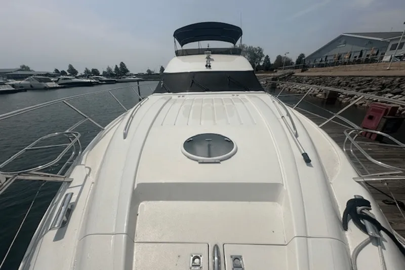 Slide: The Image of Viking 52 FLYBRIDGE 1998 - 9