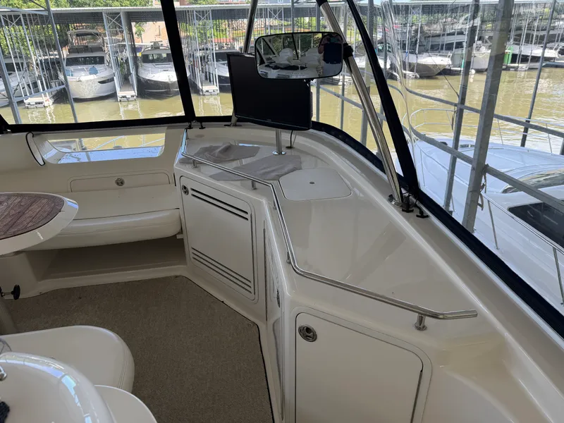 Slide: The Image of Sea Ray 550 SEDAN BRIDGE 2005 - 13