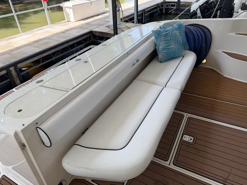 Slide: The Image of Sea Ray 550 SEDAN BRIDGE 2005 - 20
